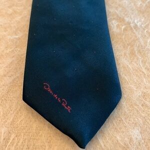 Mens neck toe navy with red specs